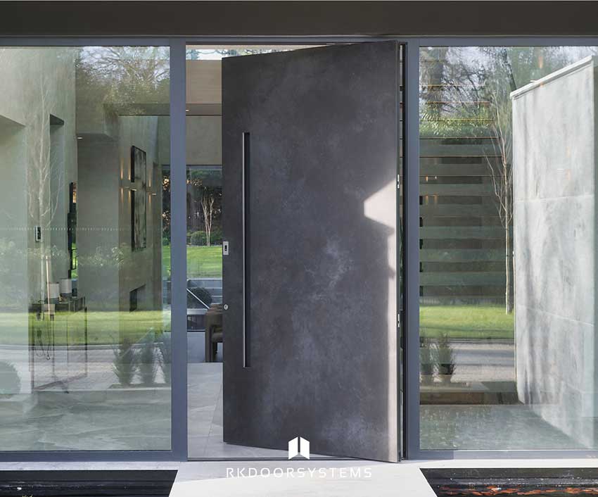 Entré door with sidelight panel